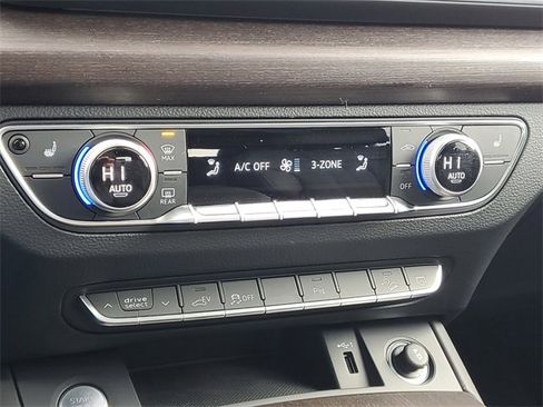 Used 2025 Audi Q5 e Premium Plus w/ Premium Plus Package image 30