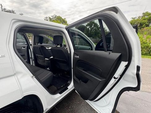 Used 2011 GMC Terrain SLE FWD image 12