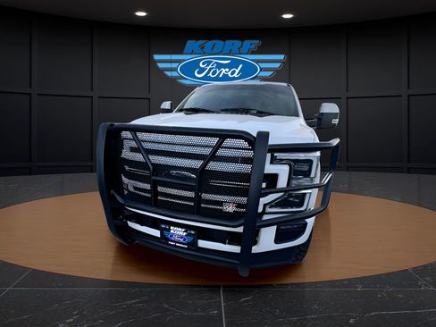 Used 2022 Ford F350 Lariat w/ Lariat Ultimate Package image 5