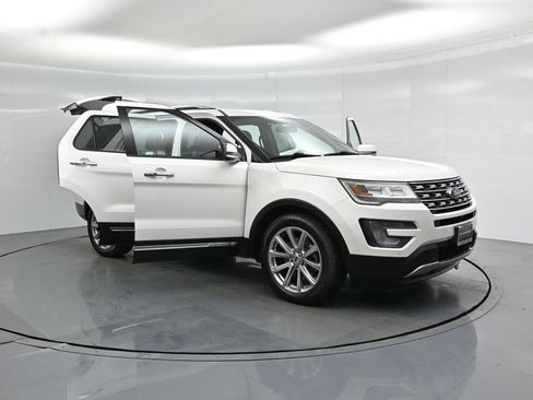 Certified 2017 Ford Explorer Limited FWD image 32
