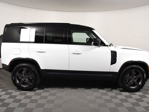 Used 2025 Land Rover Defender 110 S image 4