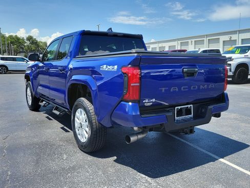 Used 2025 Toyota Tacoma SR5 AWD/4WD image 7