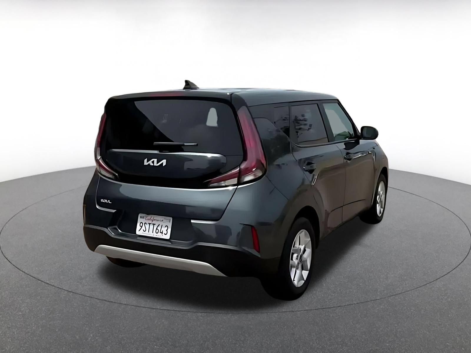 Used 2025 Kia Soul LX w/ LX Technology Package FWD image 13