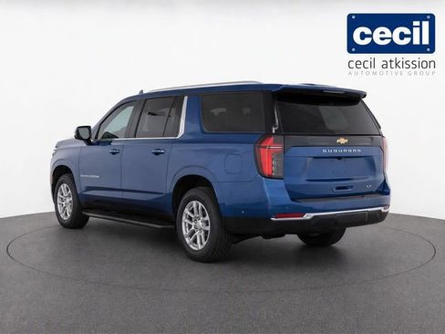 Used 2025 Chevrolet Suburban LT AWD/4WD image 18