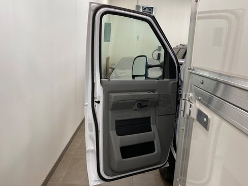 New 2026 Ford E-450 and Econoline 450 Super Duty w/ Power Equipment Group image 14