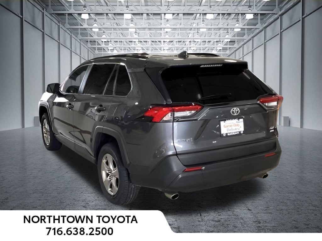 Used 2025 Toyota RAV4 XLE AWD/4WD image 6