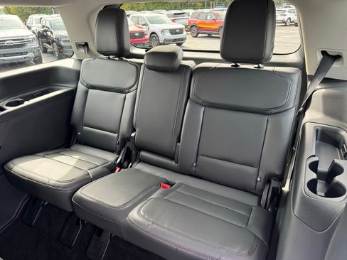 New 2025 Ford Expedition Active image 25