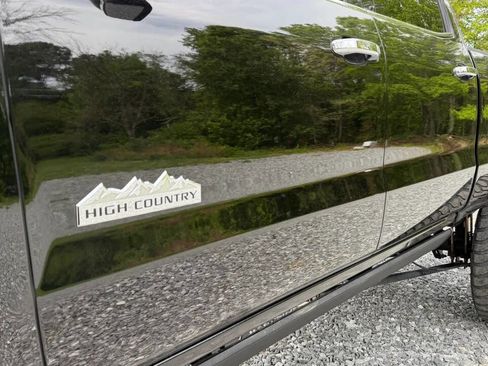 Used 2016 Chevrolet Silverado 2500 High Country w/ Duramax Plus Package image 12