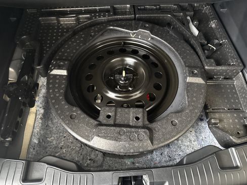 Used 2024 Ford Escape SE image 10