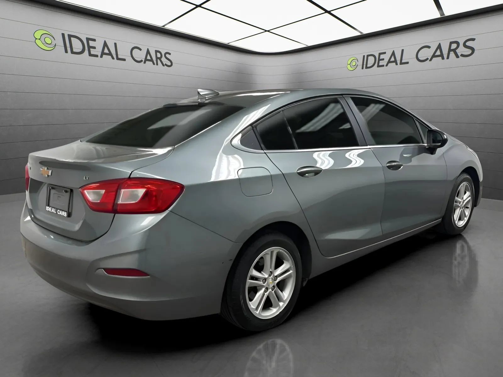 Used 2018 Chevrolet Cruze LT FWD image 5