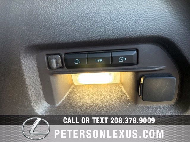 Used 2023 Ford Explorer Platinum w/ Technology Package AWD/4WD image 23
