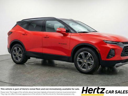 Used 2025 Chevrolet Blazer LT image 1