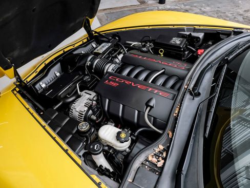 Used 2006 Chevrolet Corvette Coupe image 35