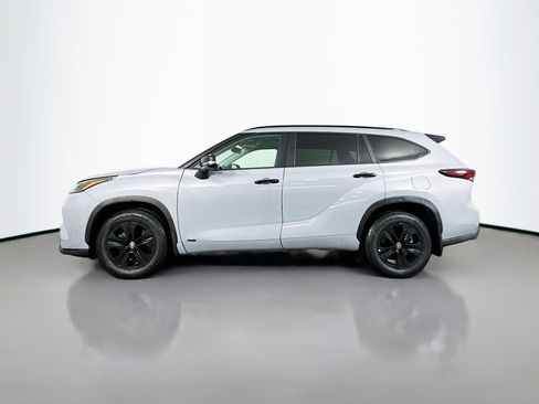 Certified 2024 Toyota Highlander XLE AWD/4WD image 4