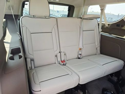 Used 2024 GMC Yukon XL Denali w/ Advanced Technology Package AWD/4WD image 14