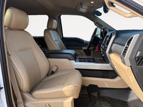 Used 2019 Ford F350 Lariat image 11