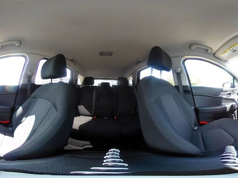 Used 2025 Kia Sportage LX image 41