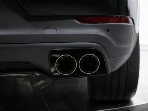 New 2026 Porsche Cayenne S image 39