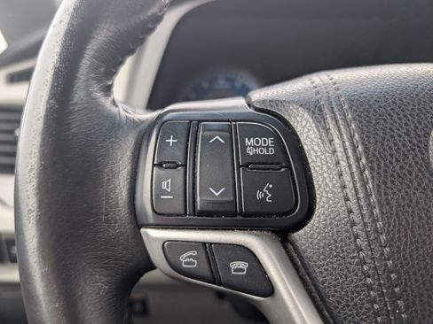 Used 2017 Toyota Sienna L image 17