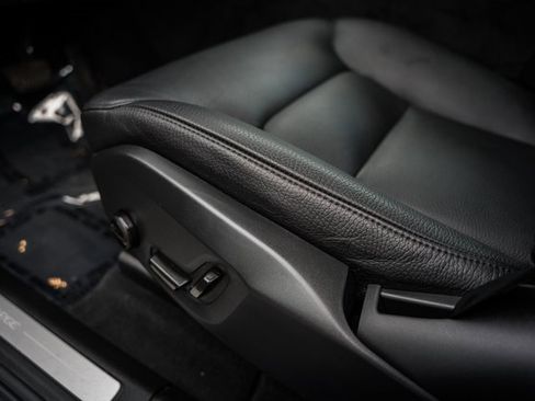 Certified 2022 Volvo XC60 T8 Inscription Expression w/ Advanced Package image 34