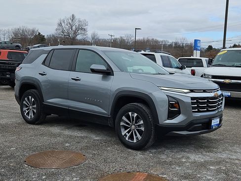 New 2026 Chevrolet Equinox LT w/ Convenience Package II image 2