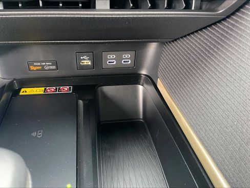 Used 2026 Toyota Camry SE image 39