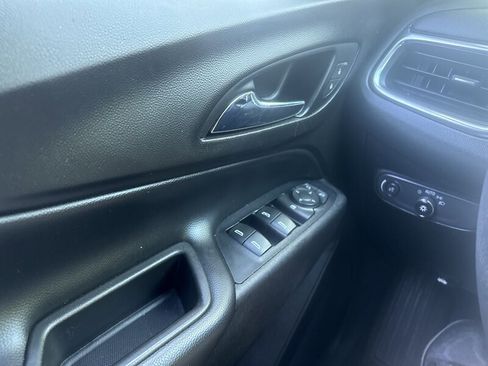 Used 2018 Chevrolet Equinox LT image 39