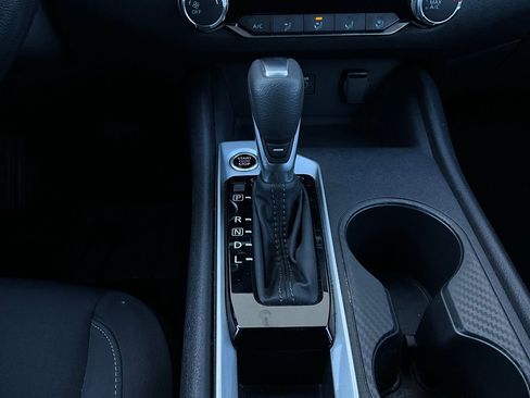 Used 2025 Nissan Altima 2.5 SV image 21