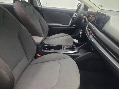 Used 2025 Kia K4 FWD image 21