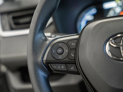 Used 2025 Toyota RAV4 XLE image 28