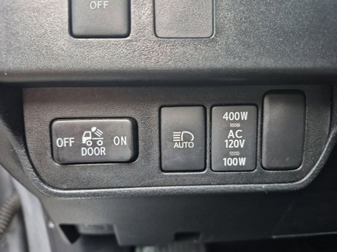 Used 2021 Toyota Tacoma TRD Off-Road image 17