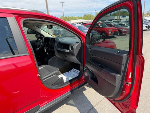 Used 2017 Jeep Compass Sport w/ Power Value Group AWD/4WD image 6