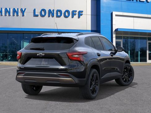 New 2026 Chevrolet Trax ACTIV w/ Sunroof Package FWD image 4