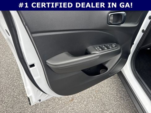 Certified 2025 Hyundai Venue Limited image 10