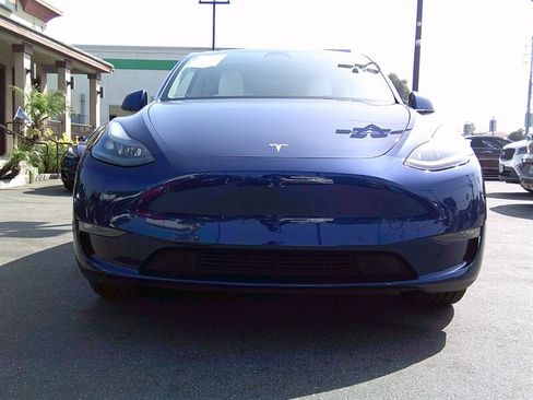 Used 2022 Tesla Model Y Long Range AWD/4WD image 11