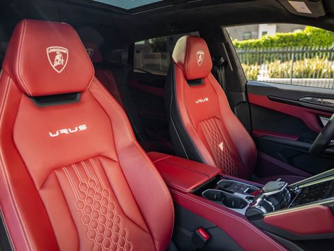 Used 2024 Lamborghini Urus S image 39