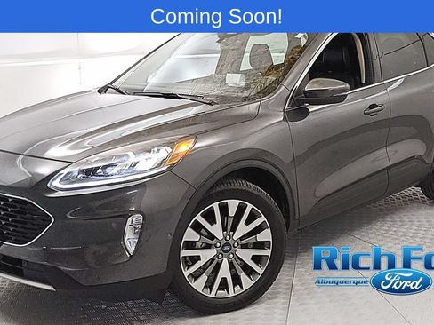 Used 2020 Ford Escape Titanium w/ Titanium Premium Package 2.0 AWD/4WD image 6