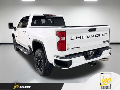 Used 2022 Chevrolet Silverado 3500 High Country w/ Technology Package AWD/4WD image 10