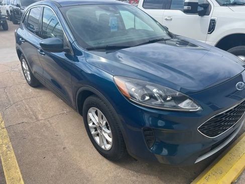 Used 2020 Ford Escape SE image 3