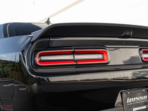 Used 2019 Dodge Challenger SRT Hellcat Redeye image 26