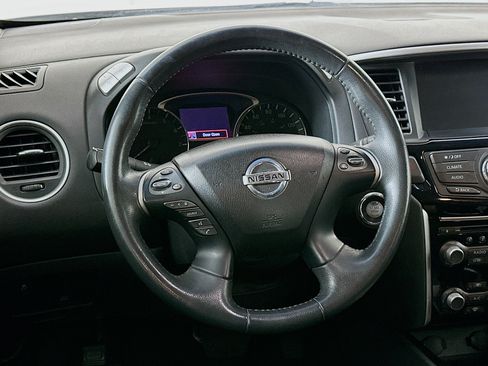 Used 2017 Nissan Pathfinder SV FWD image 16