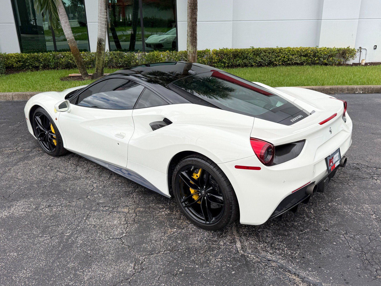 Used 2016 Ferrari 488 GTB RWD image 17