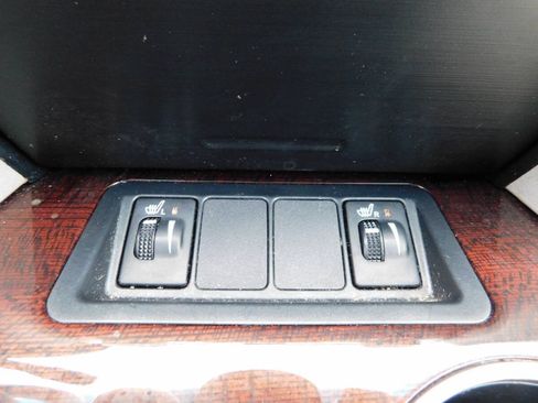Used 2012 Toyota Camry XLE w/ Leather Pkg FWD image 15