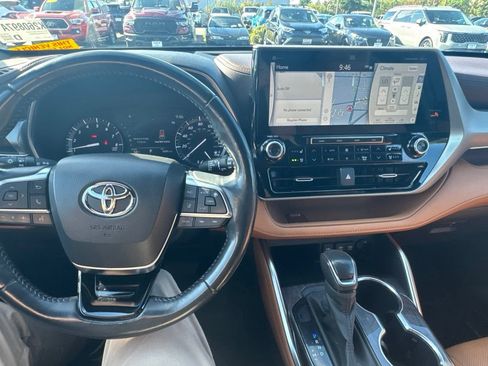 Used 2020 Toyota Highlander Platinum AWD/4WD image 12