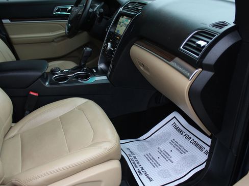 Used 2017 Ford Explorer Limited w/ Equipment Group 301A image 18