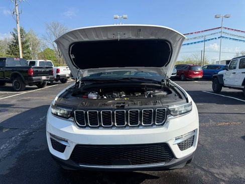 Certified 2024 Jeep Grand Cherokee Limited AWD/4WD image 57