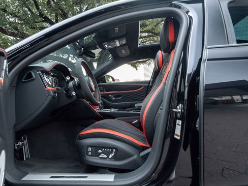 Certified 2024 Bentley Flying Spur W12 image 20