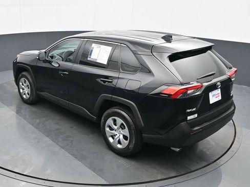 Used 2022 Toyota RAV4 LE AWD/4WD image 19