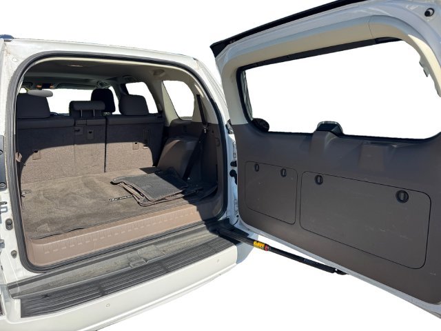 Used 2019 Lexus GX 460 AWD/4WD image 18