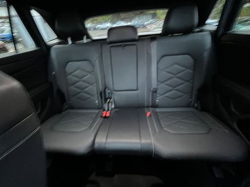 Used 2025 Volkswagen Atlas Cross Sport SE image 40